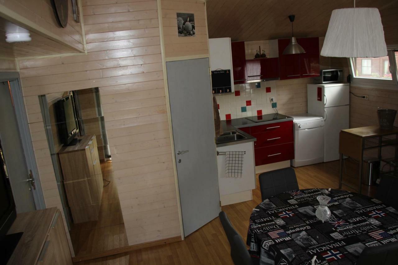 ホテルChalet Les Brulins Resteigne エクステリア 写真